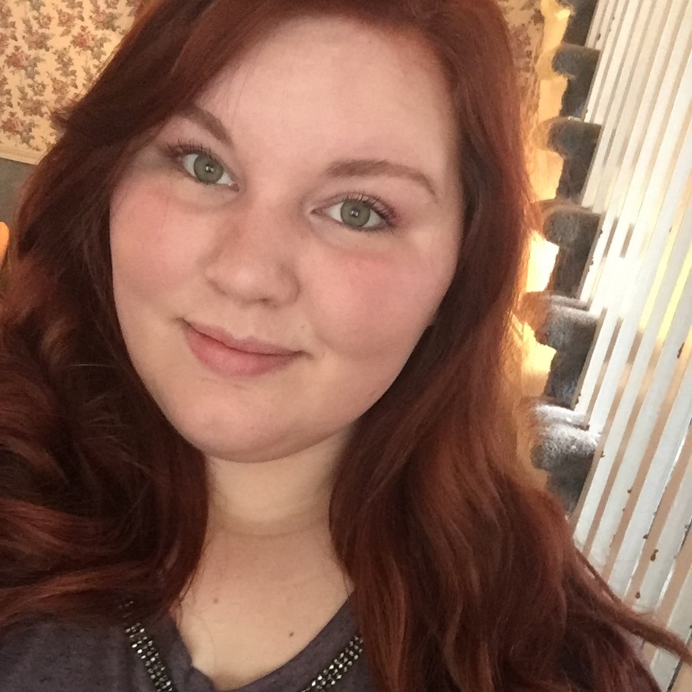 Meet your Posher, Caitlin